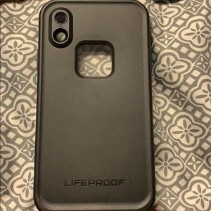 iPhone XR black life proof